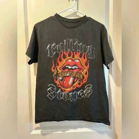 The Rolling Stones Mouth on Fire Tattoo you graphic tee size Medium crew neck - Picture 1 of 4